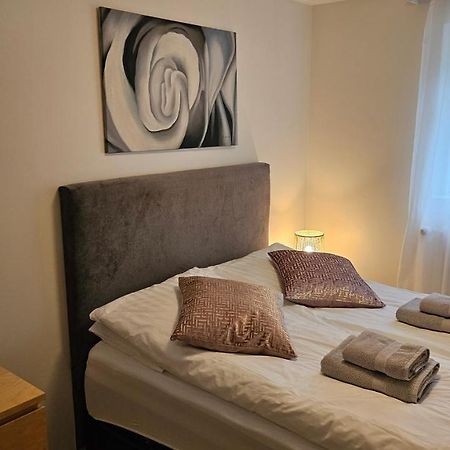 B&B Rooms Husavik 3 ภายนอก รูปภาพ