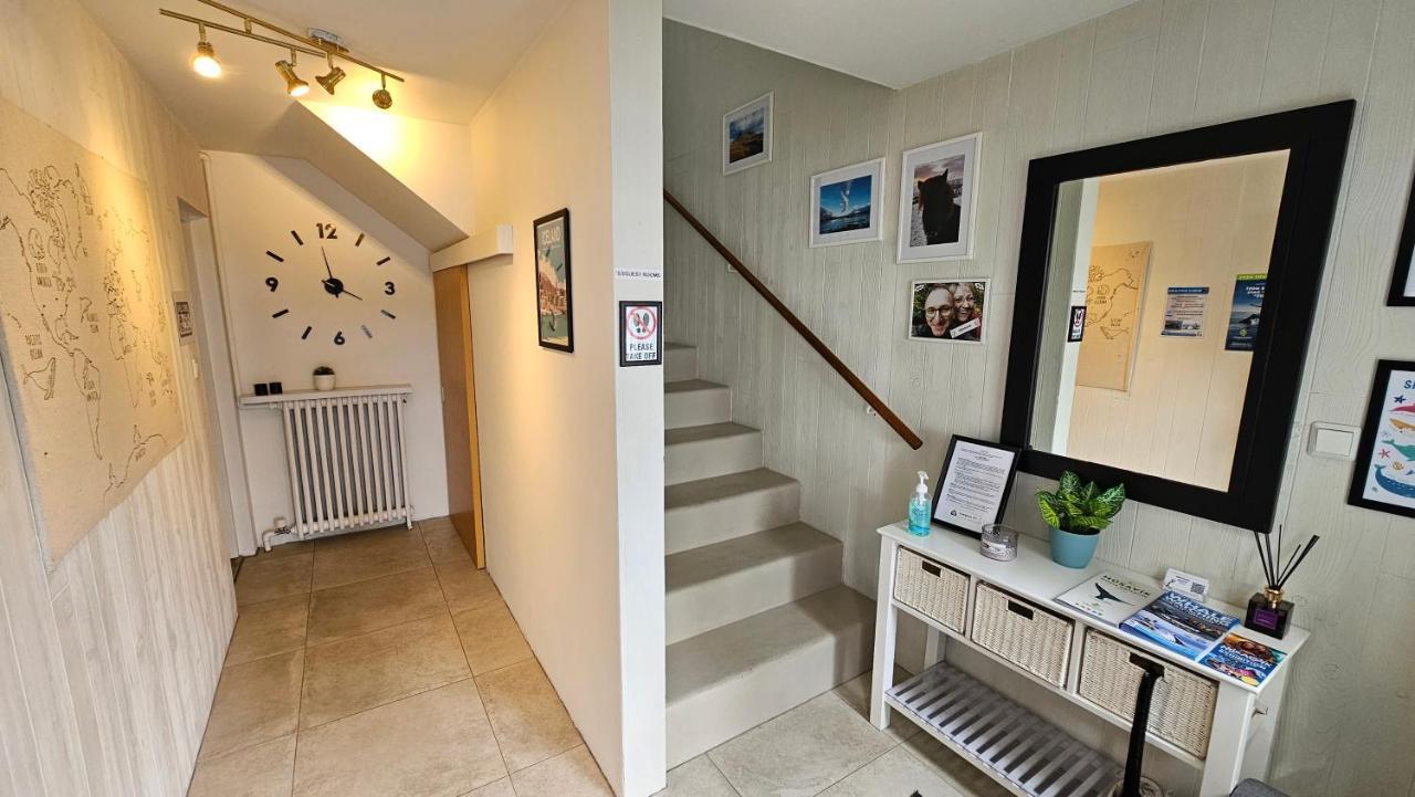 B&B Rooms Husavik 3 ภายนอก รูปภาพ